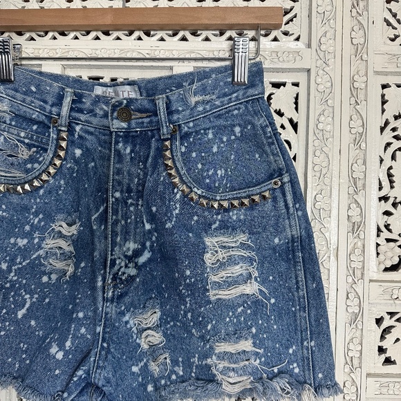 Vintage Petite Sophisticate Bleached Distressed Denim Cut Off Shorts Sz XS - Picture 3 of 7